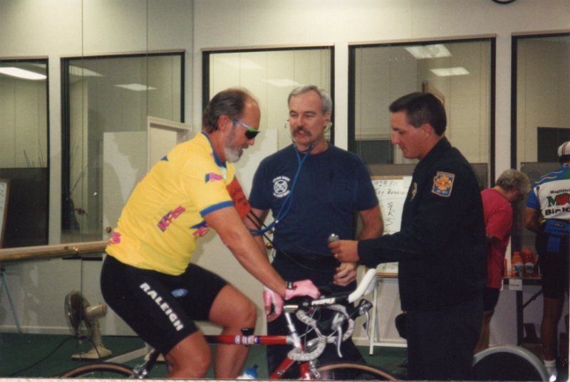Ride - Dec 1993 - 24 Hour Endurance for Angel Tree - 9 - Paramedics check again